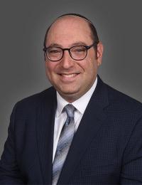 headshot photo of Ariel Fromowitz, MD